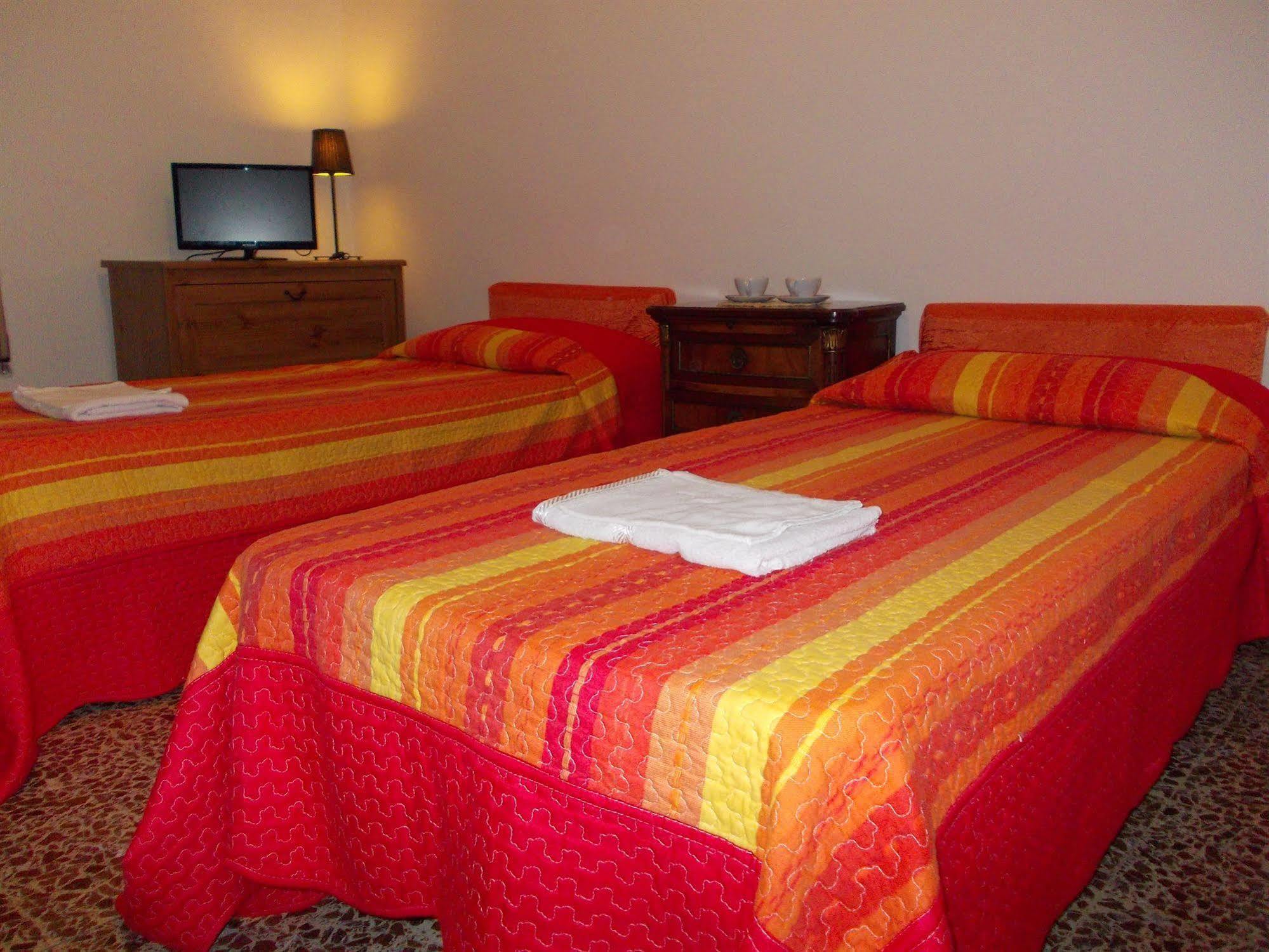 Big Brother Bed & Rooms Treviso Eksteriør billede