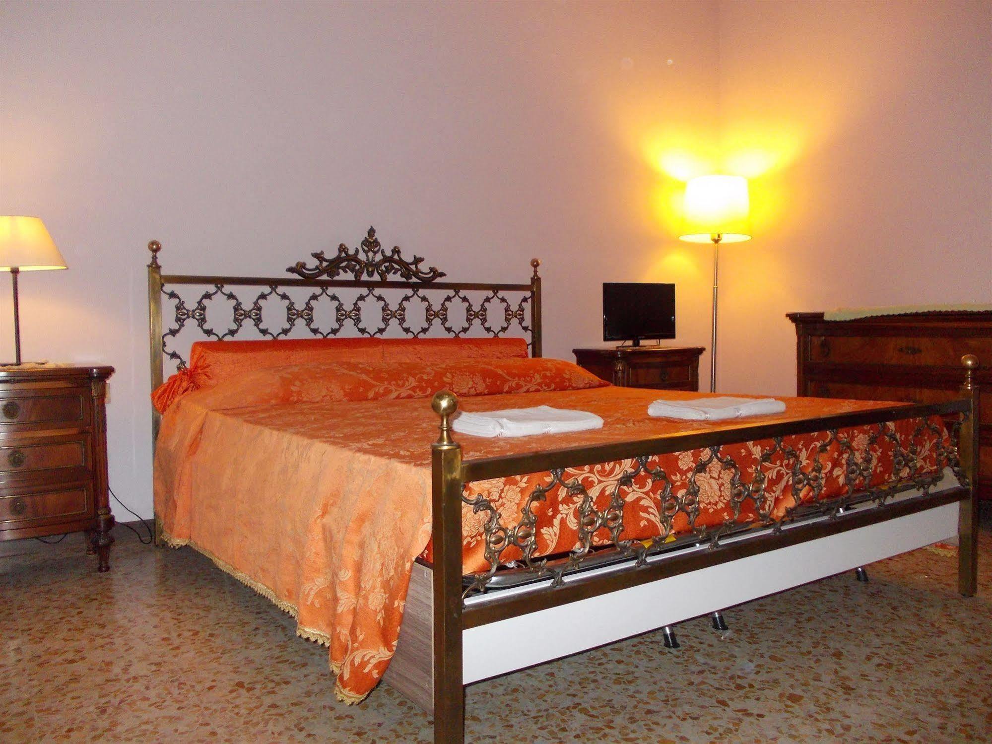 Big Brother Bed & Rooms Treviso Eksteriør billede