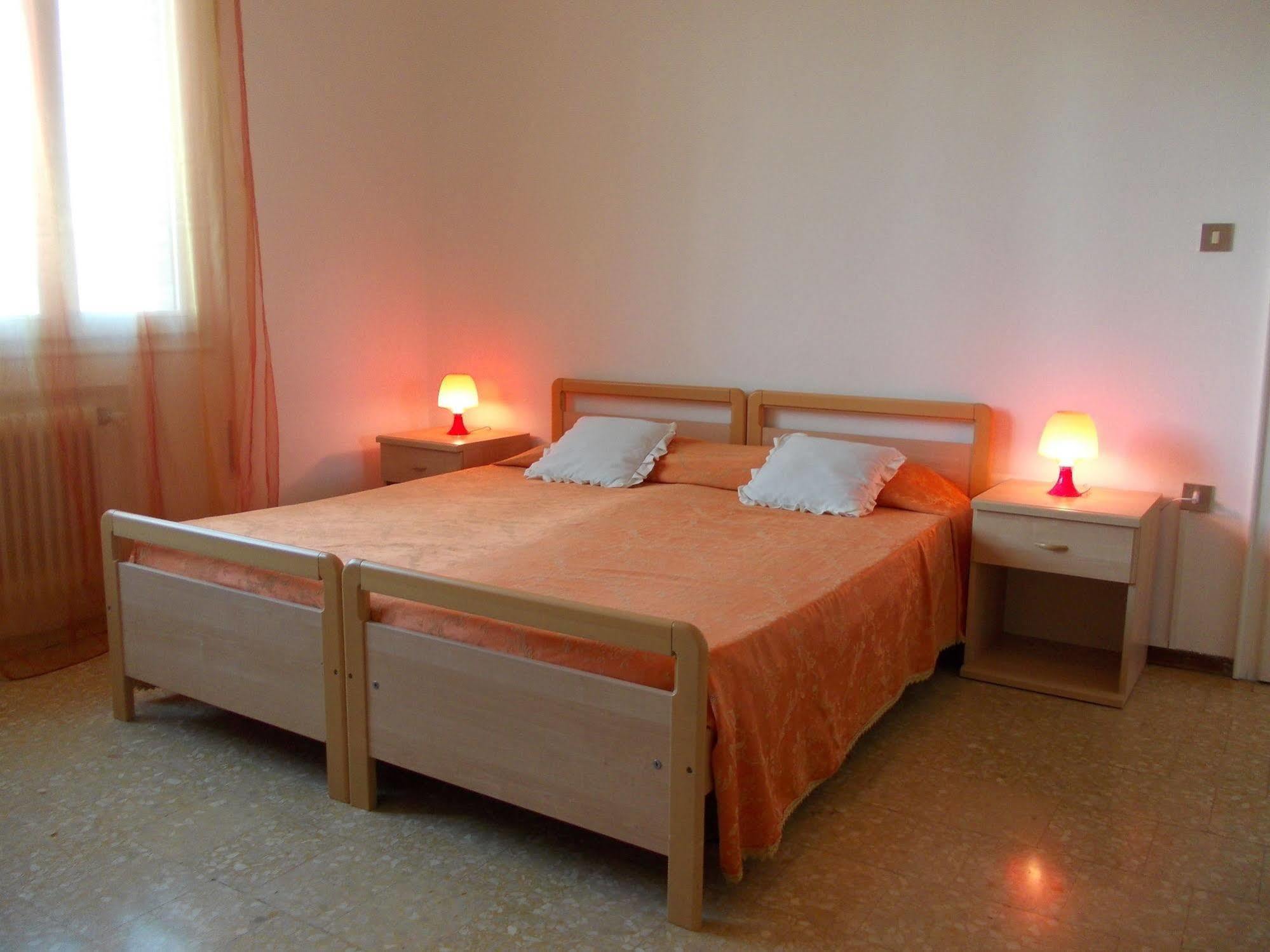 Big Brother Bed & Rooms Treviso Eksteriør billede